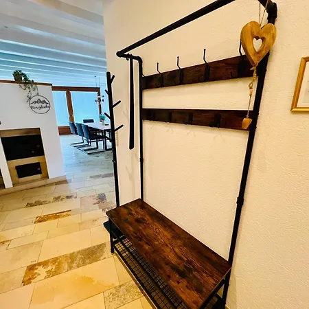 Panoramablick Mit Privatparkplatz, 2 Balkone Und 1,5 Baeder