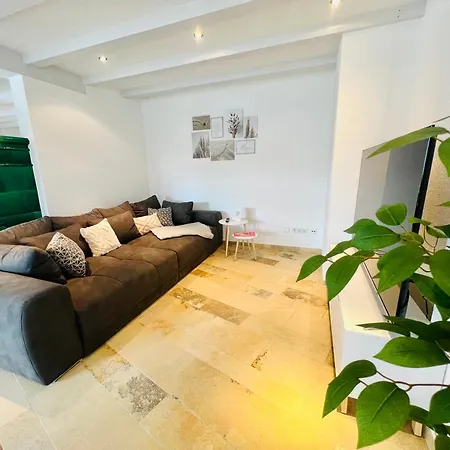 Appartement Panoramablick Mit Privatparkplatz, 2 Balkone Und 1,5 Baeder *