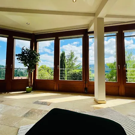 Panoramablick Mit Privatparkplatz, 2 Balkone Und 1,5 Baeder *