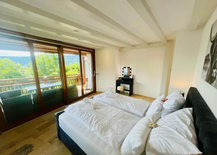 Panoramablick Mit Privatparkplatz, 2 Balkone Und 1,5 Baeder