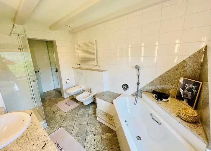 Panoramablick Mit Privatparkplatz, 2 Balkone Und 1,5 Baeder Apartamento Titisee-Neustadt