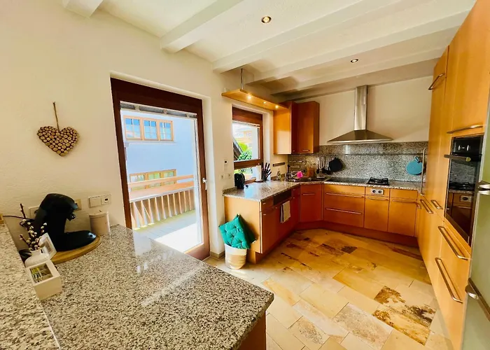 Panoramablick Mit Privatparkplatz, 2 Balkone Und 1,5 Baeder Apartamento *