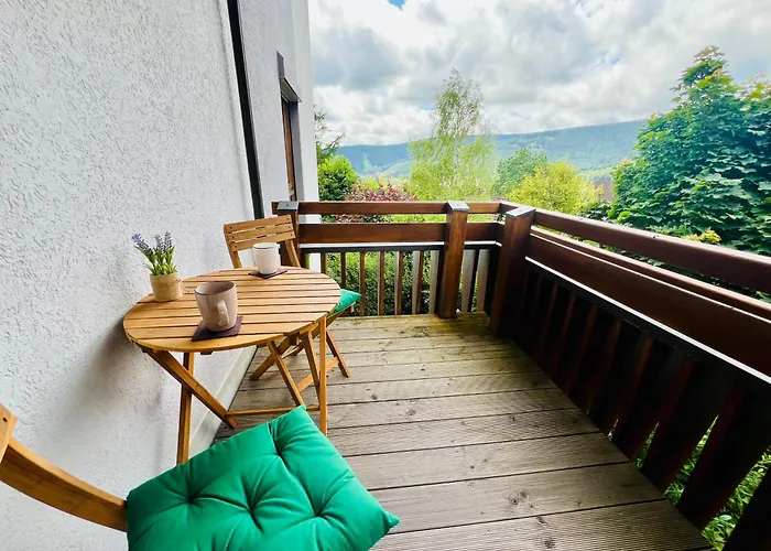 Panoramablick Mit Privatparkplatz, 2 Balkone Und 1,5 Baeder *